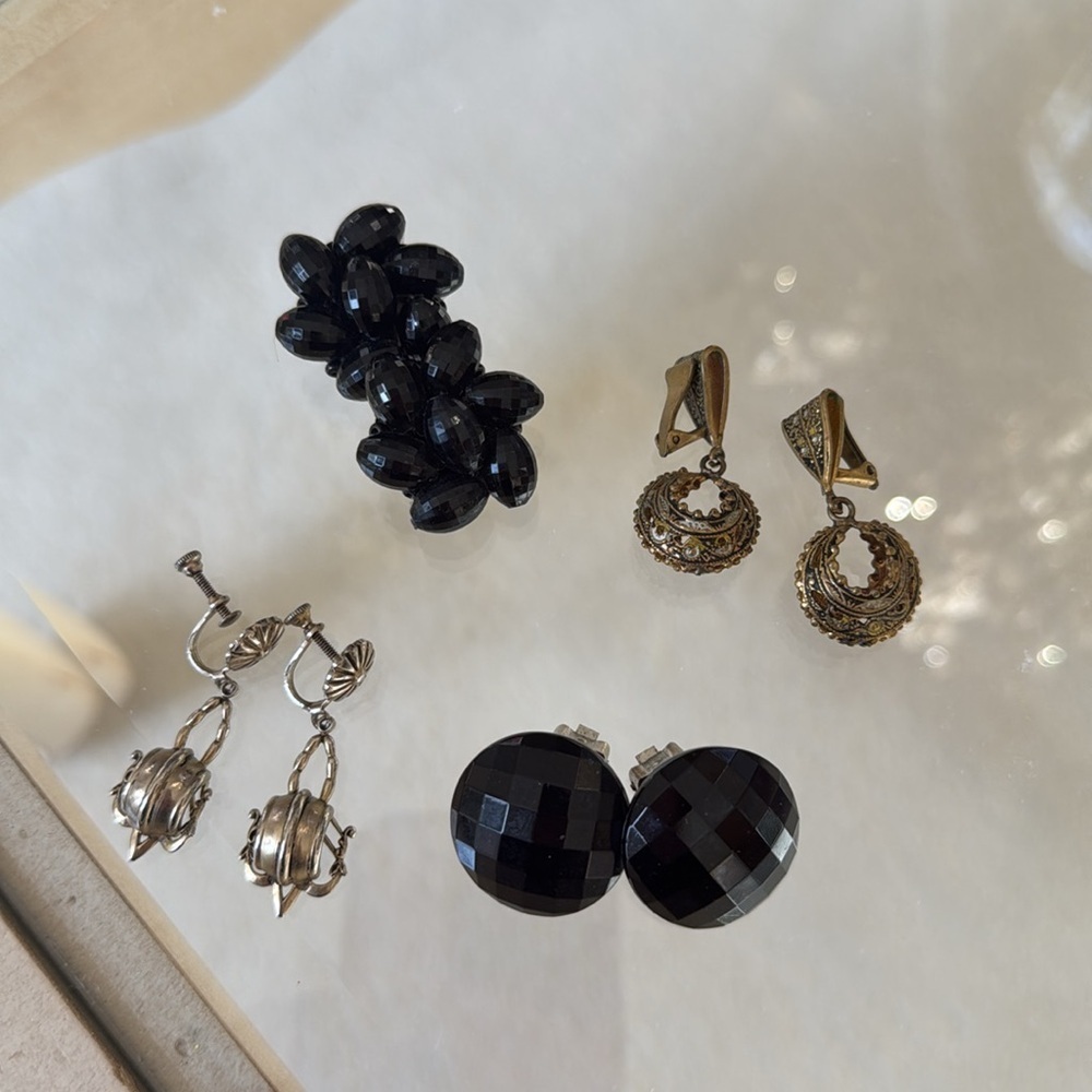 Retro Lot Costume Jewelry 3 Clip On Earrings, 1 Screw On Back Earrings  Lot of 4
